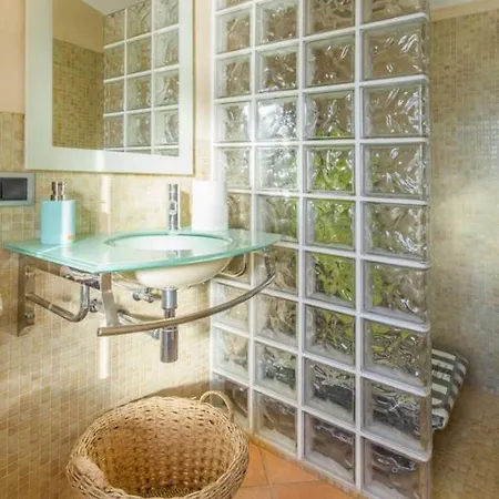 Es Tarongers Villa *